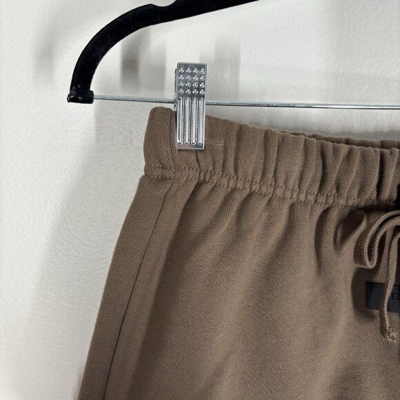 Fear Of God Essentials Women S Brown Wood Fleece Logo 80s High Rise Sweat Shorts - Picture 7 of 11